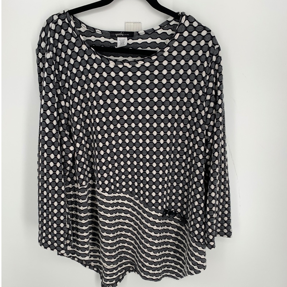 Yushi Black Gray Geometric Dot Stripe Knit Top Button Detail XL